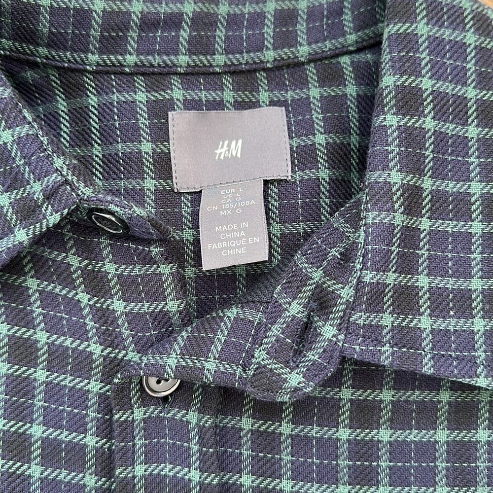H&am button down - Picture 2 of 4